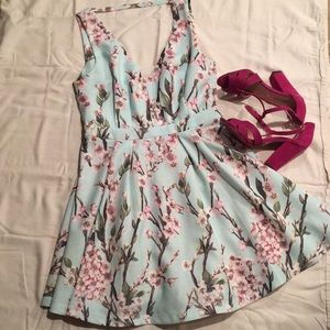 En Creme light blue floral dress with open back